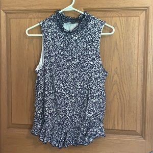 Sleeveless dress shirt
